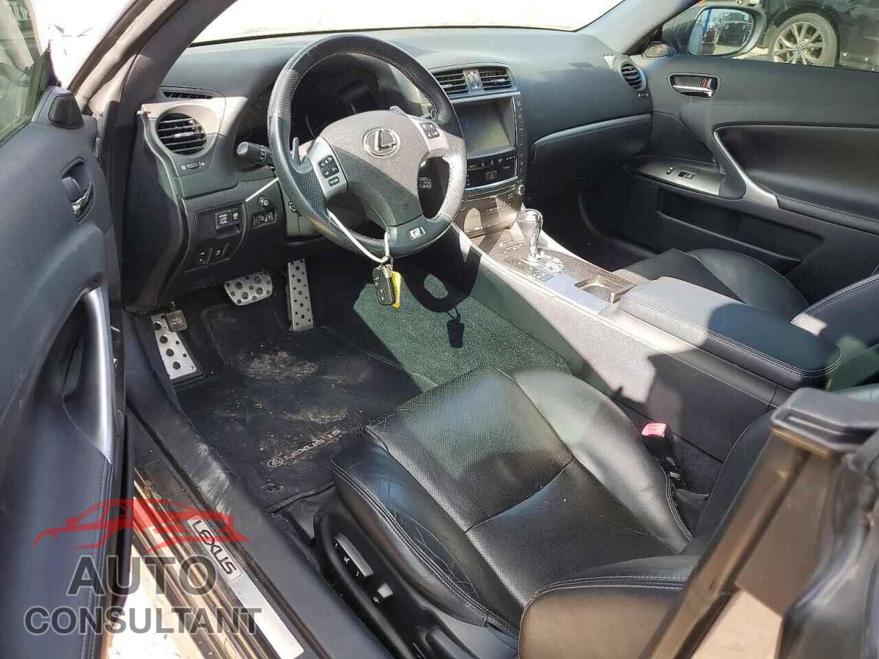 LEXUS IS 2015 - JTHFE2C25F2511123