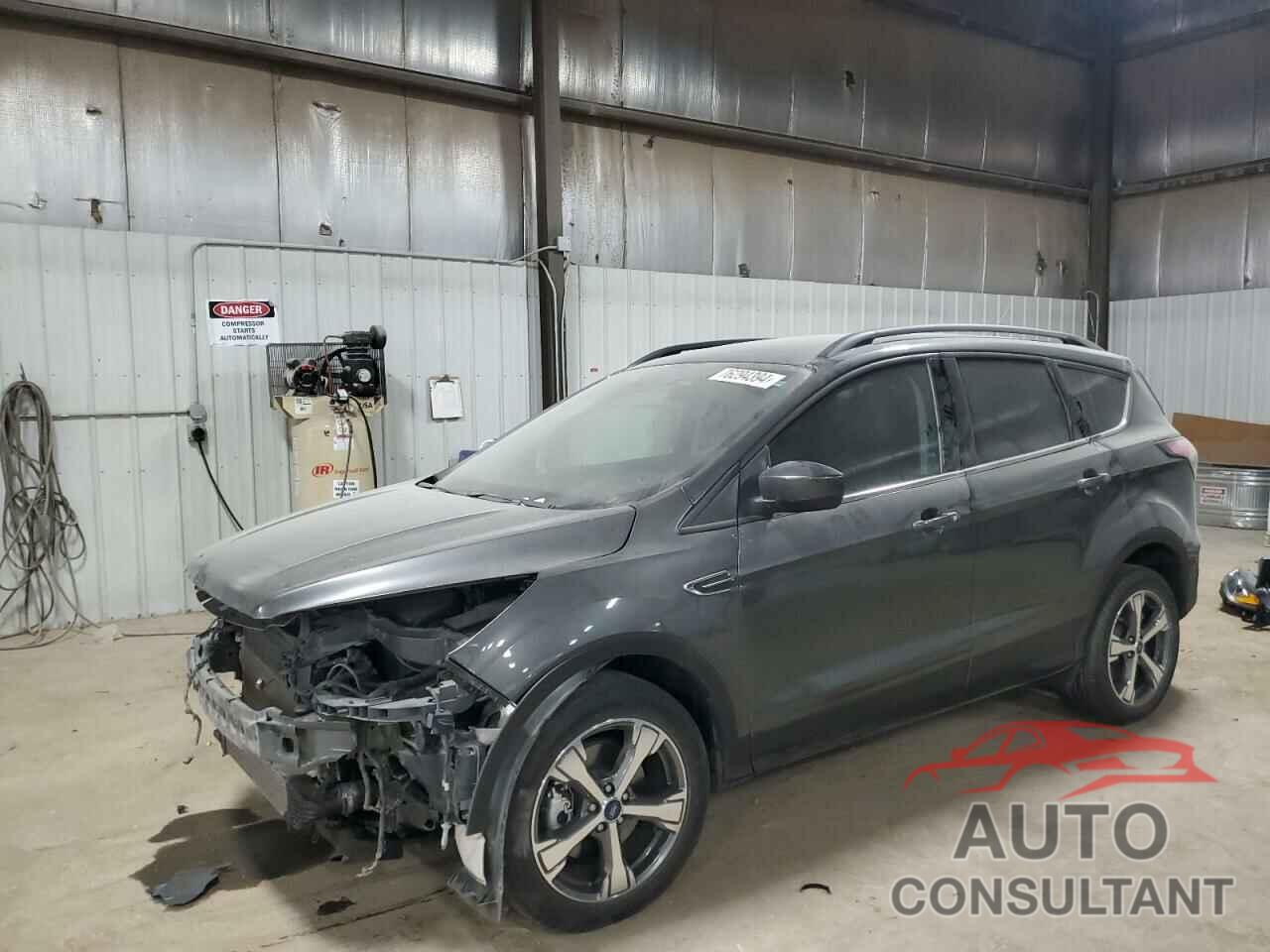 FORD ESCAPE 2017 - 1FMCU9G91HUA50125