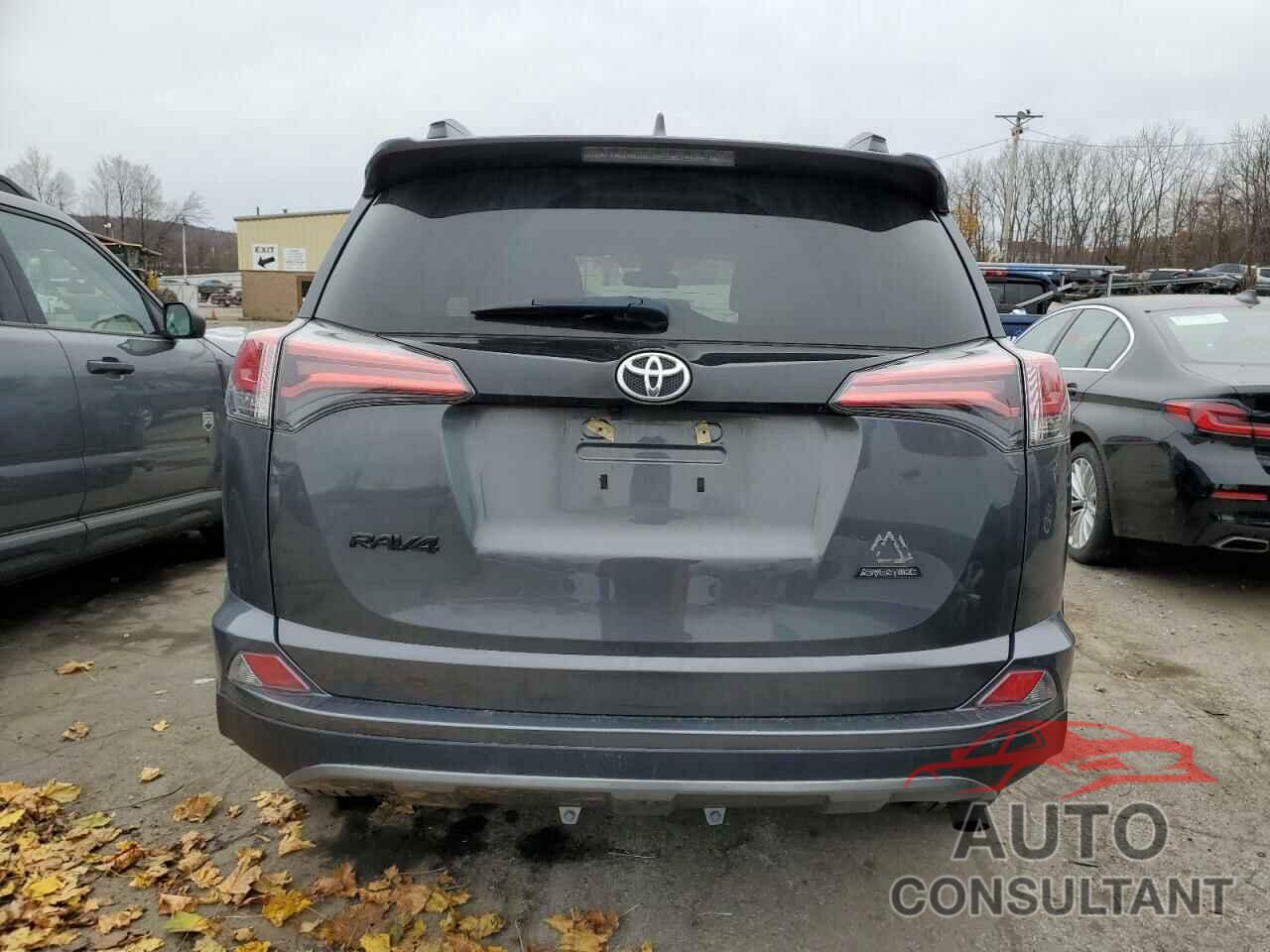 TOYOTA RAV4 2018 - 2T3RFREV5JW771999