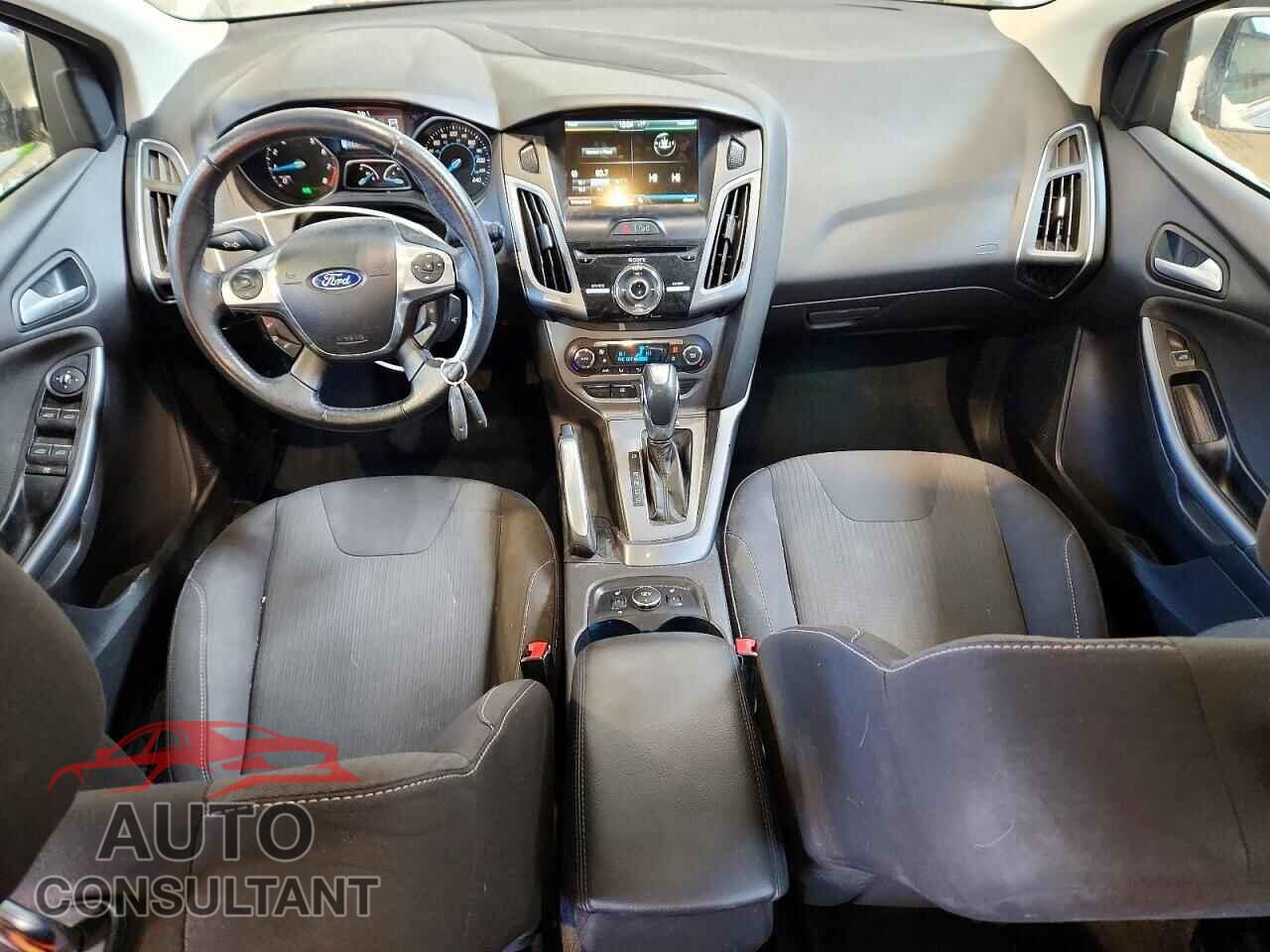 FORD FOCUS 2012 - 1FAHP3N21CL133207