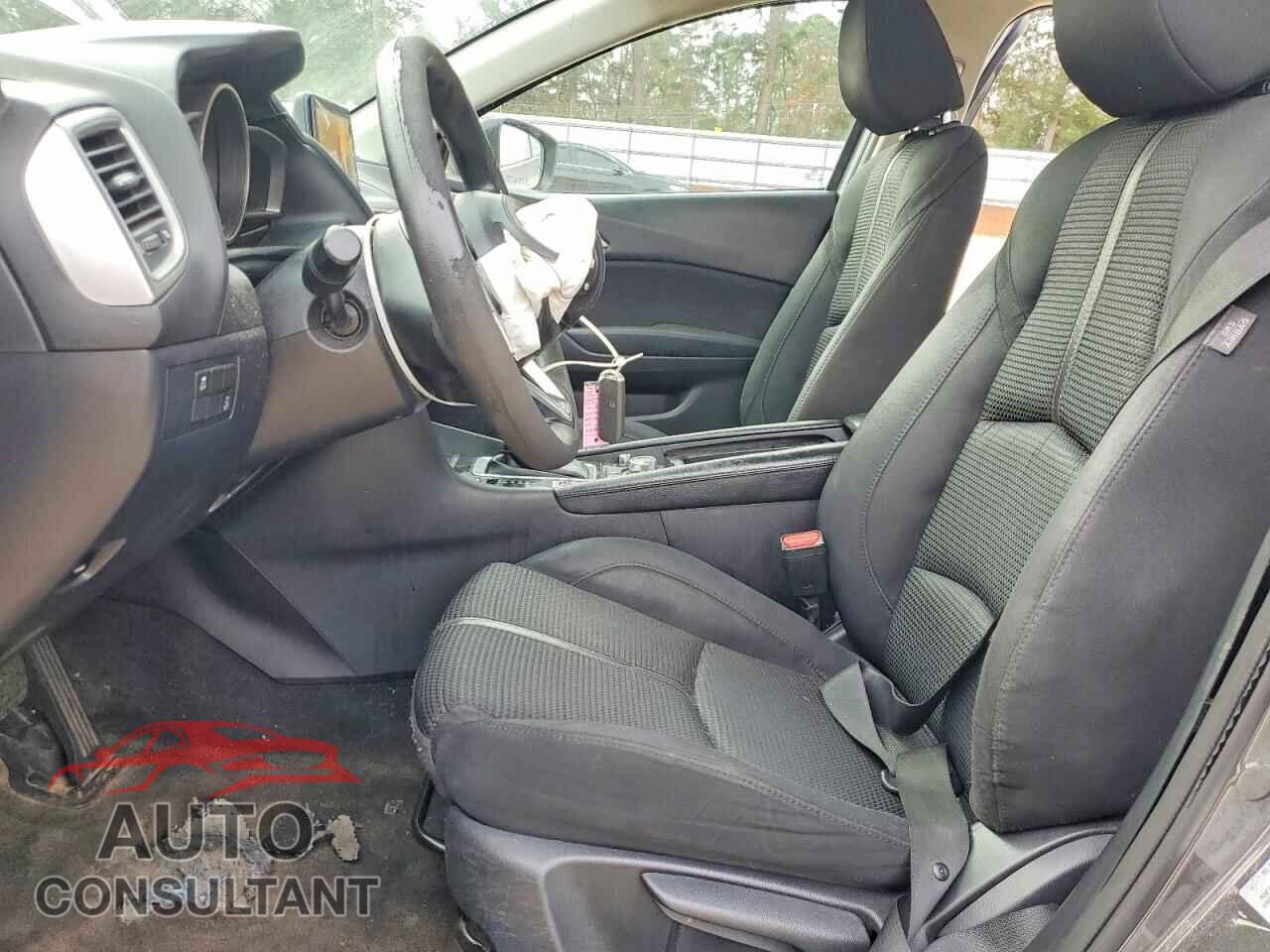 MAZDA 3 2017 - 3MZBN1U73HM116614