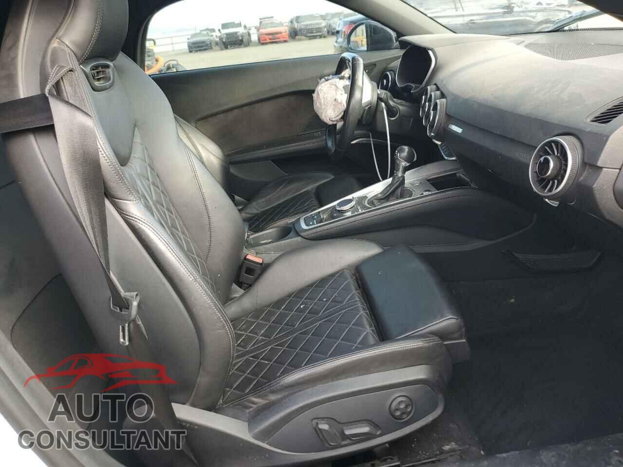 AUDI TT 2017 - TRUT5CFV5H1012174