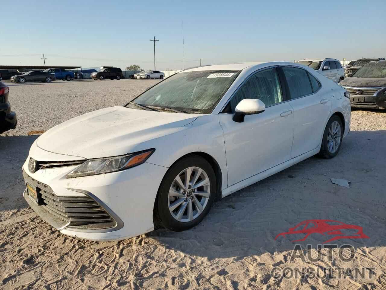 TOYOTA CAMRY 2021 - 4T1C11AK6MU464131