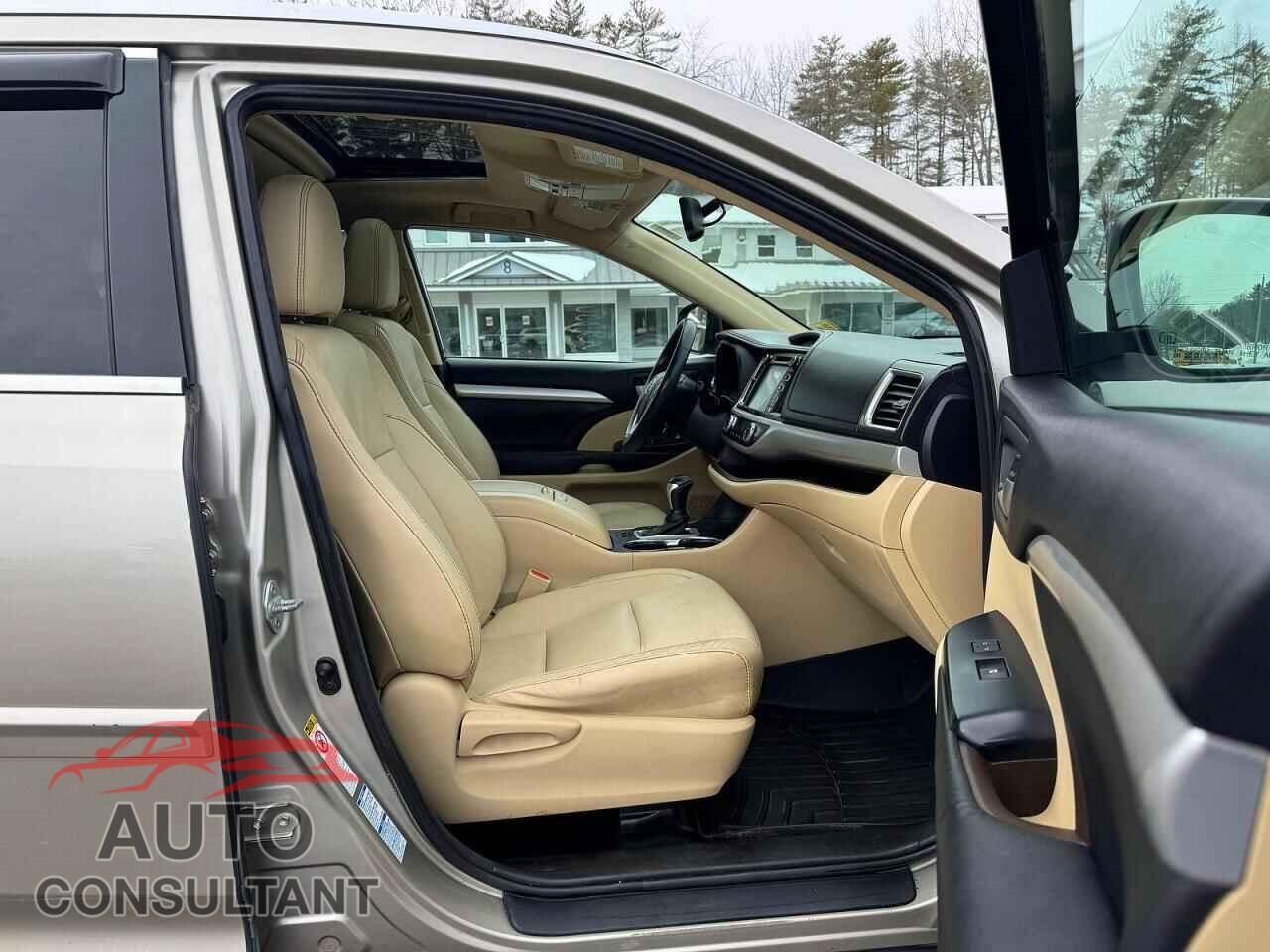 TOYOTA HIGHLANDER 2016 - 5TDJKRFH3GS263090
