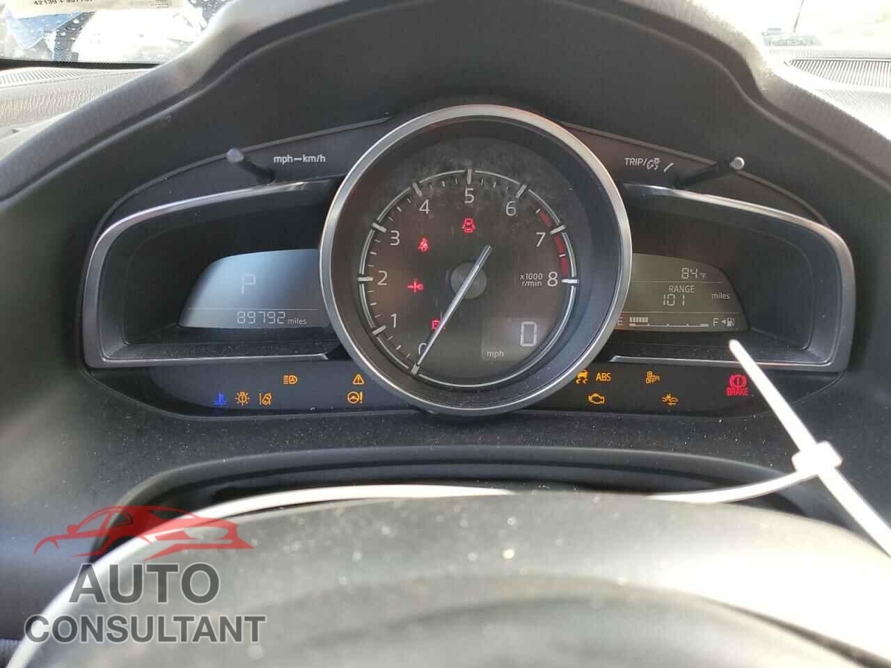 MAZDA 3 2018 - 3MZBN1W32JM161348