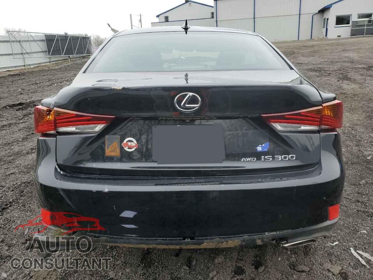 LEXUS IS 2018 - JTHC81D21J5033406