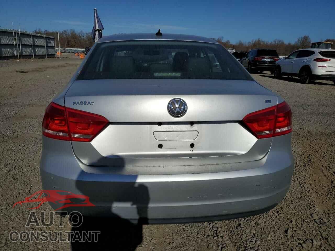 VOLKSWAGEN PASSAT 2013 - 1VWBP7A35DC005332