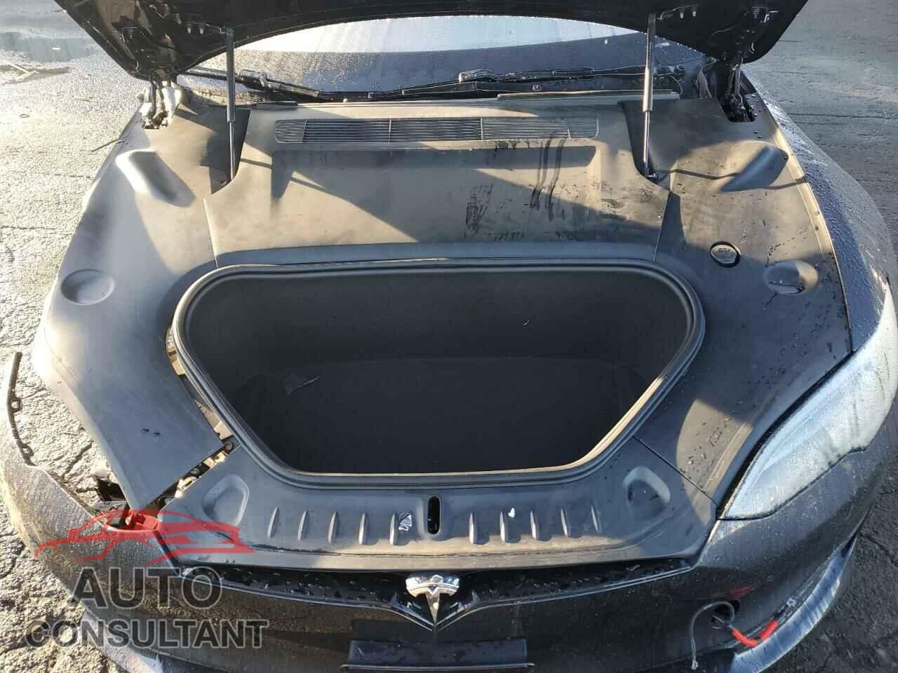 TESLA MODEL S 2024 - 5YJSA1E57RF534207