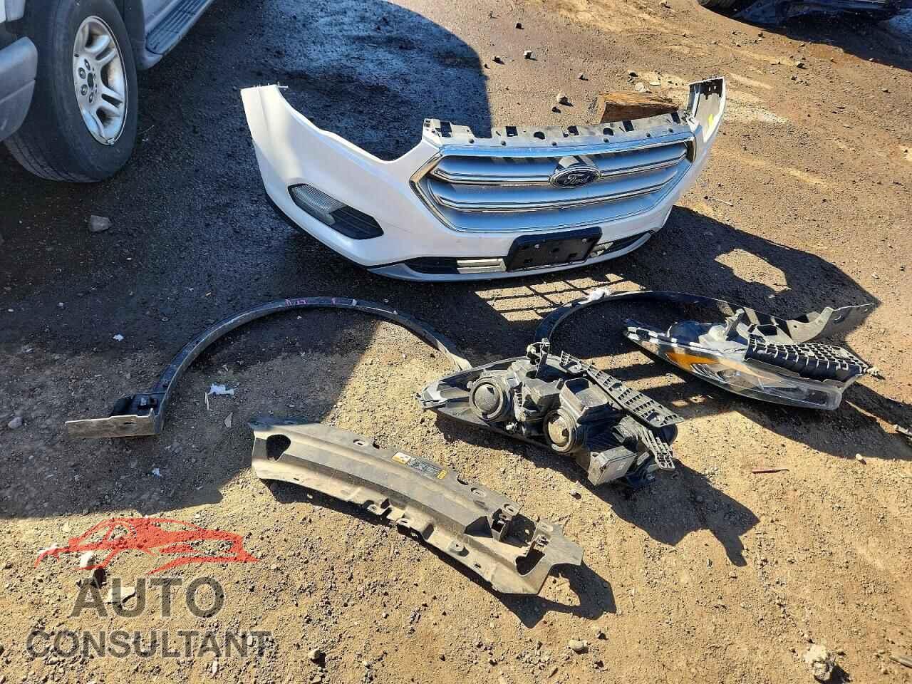 FORD ESCAPE 2017 - 1FMCU0J97HUC51659