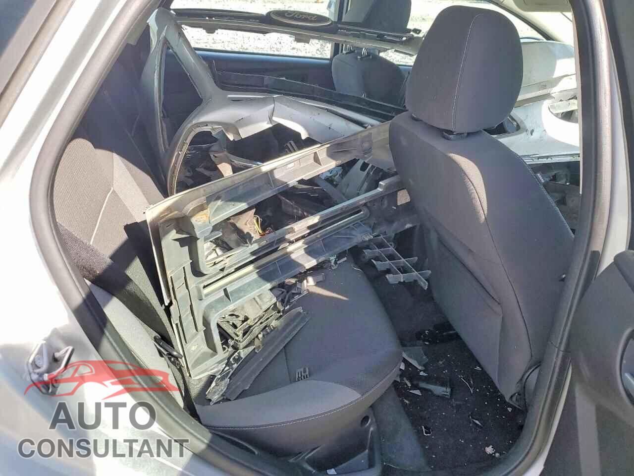 FORD FOCUS 2013 - 1FADP3K26DL112082