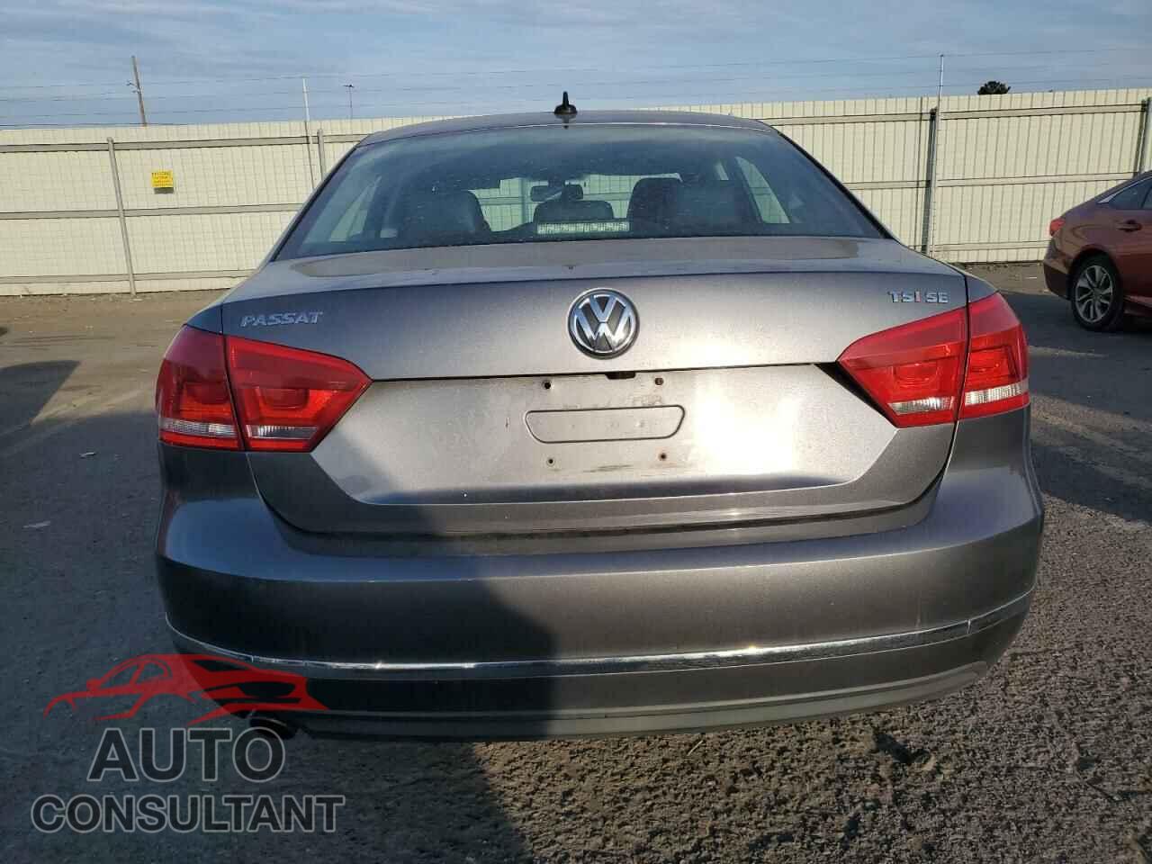 VOLKSWAGEN PASSAT 2015 - 1VWBT7A32FC034009