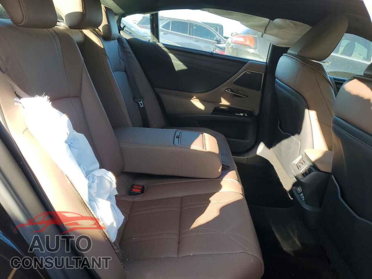 LEXUS ES300 2025 - 58AFA1C19SU071084