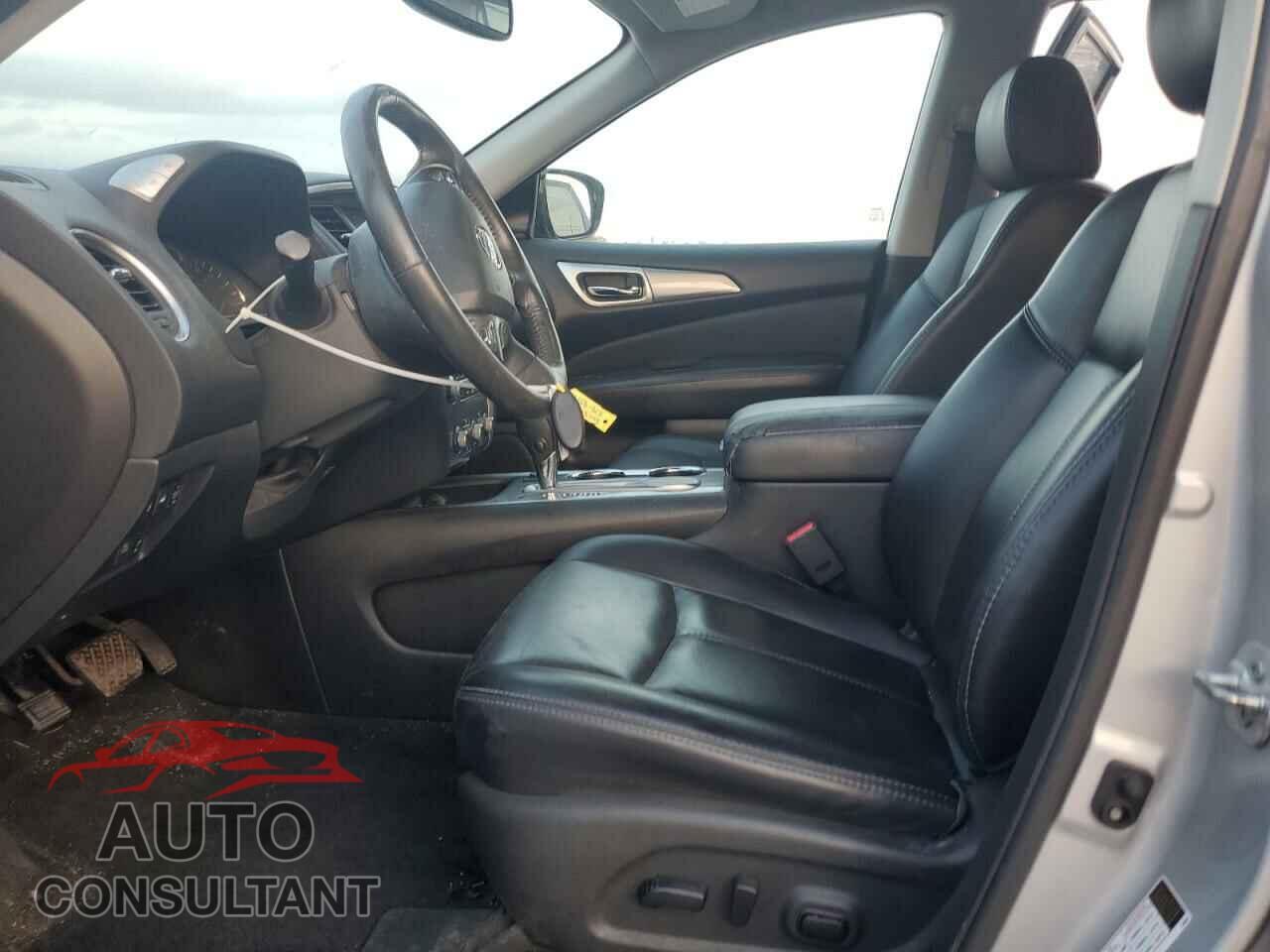 NISSAN PATHFINDER 2017 - 5N1DR2MN2HC640595