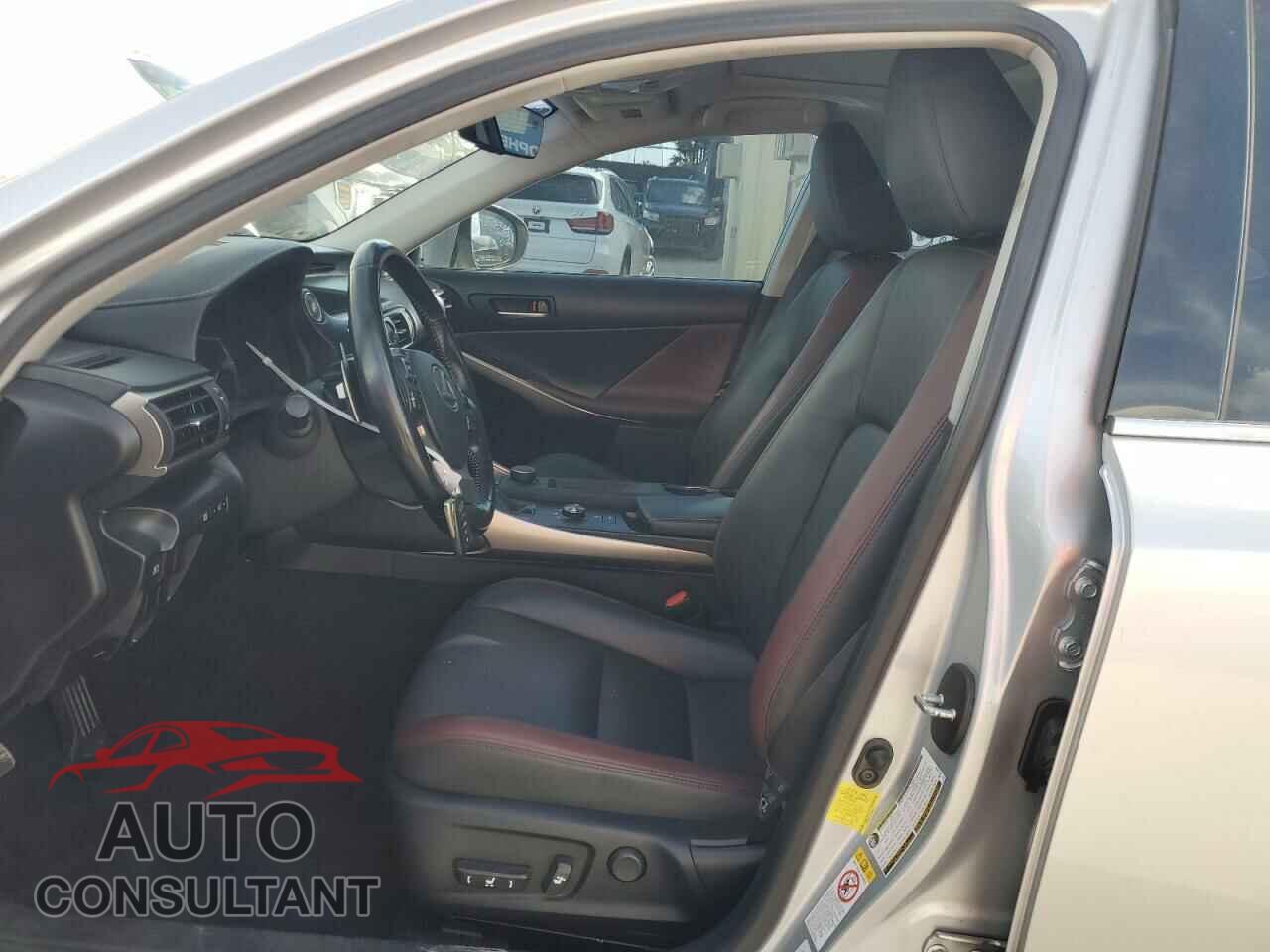 LEXUS IS 2017 - JTHBA1D21H5038731