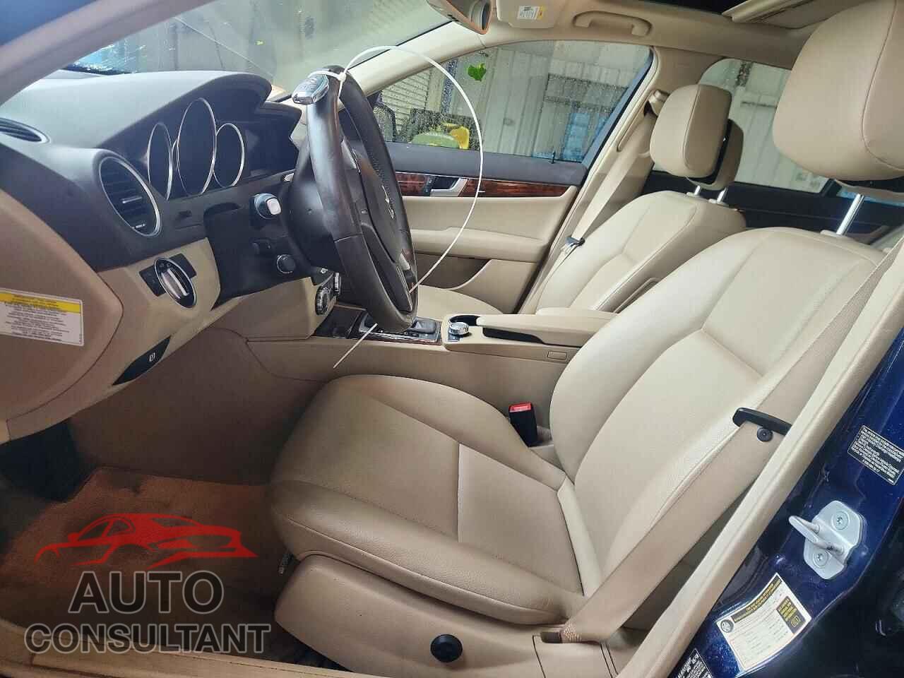 MERCEDES-BENZ C-CLASS 2013 - WDDGF8AB2DR287246