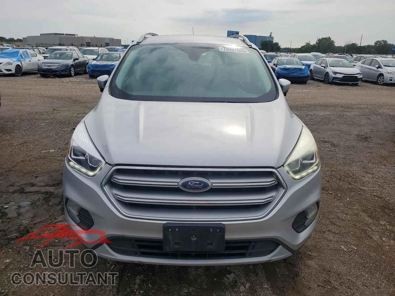 FORD ESCAPE 2017 - 1FMCU9JD8HUB93831