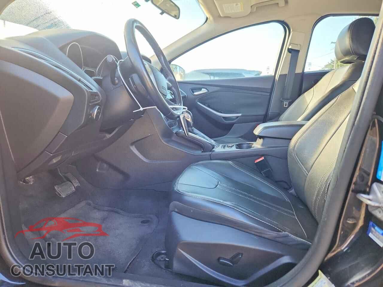 FORD FOCUS 2014 - 1FADP3N26EL111317