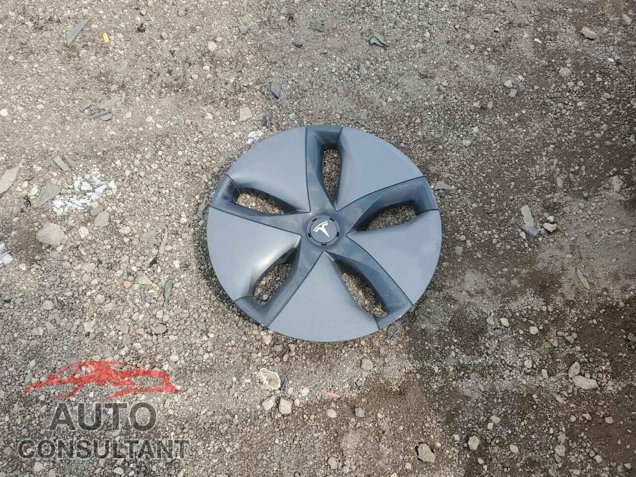TESLA MODEL 3 2018 - 5YJ3E1EA2JF011610