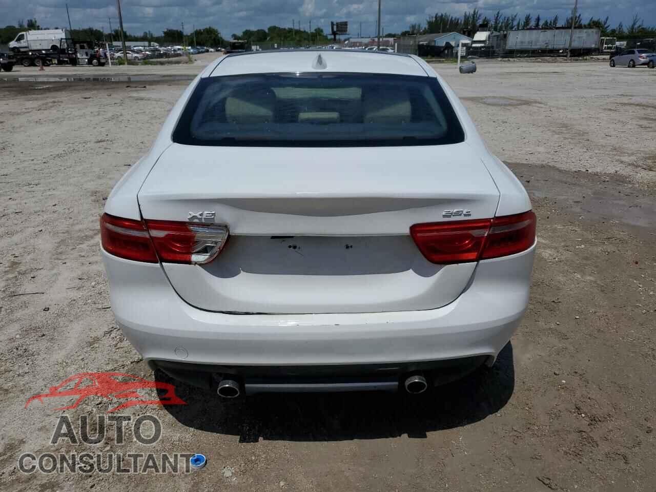 JAGUAR XE 2018 - SAJAR4FX8JCP27863