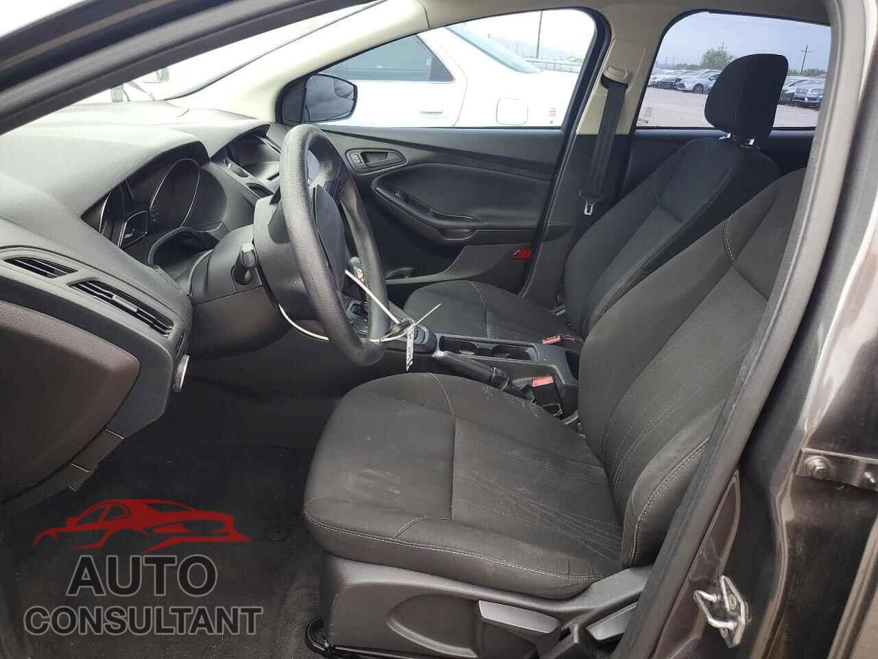 FORD FOCUS 2016 - 1FADP3E25GL369136