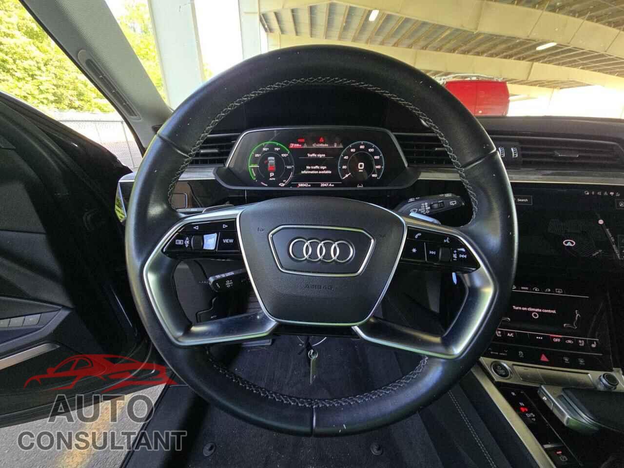 AUDI E-TRON 2022 - WA1LAAGE2NB013811