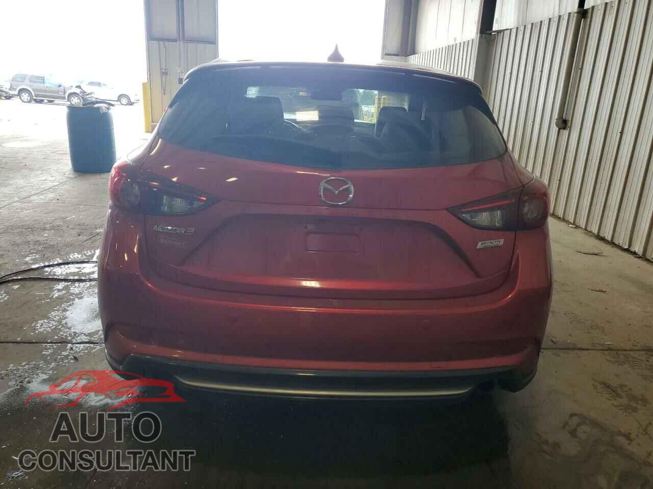 MAZDA 3 2018 - 3MZBN1L30JM192568