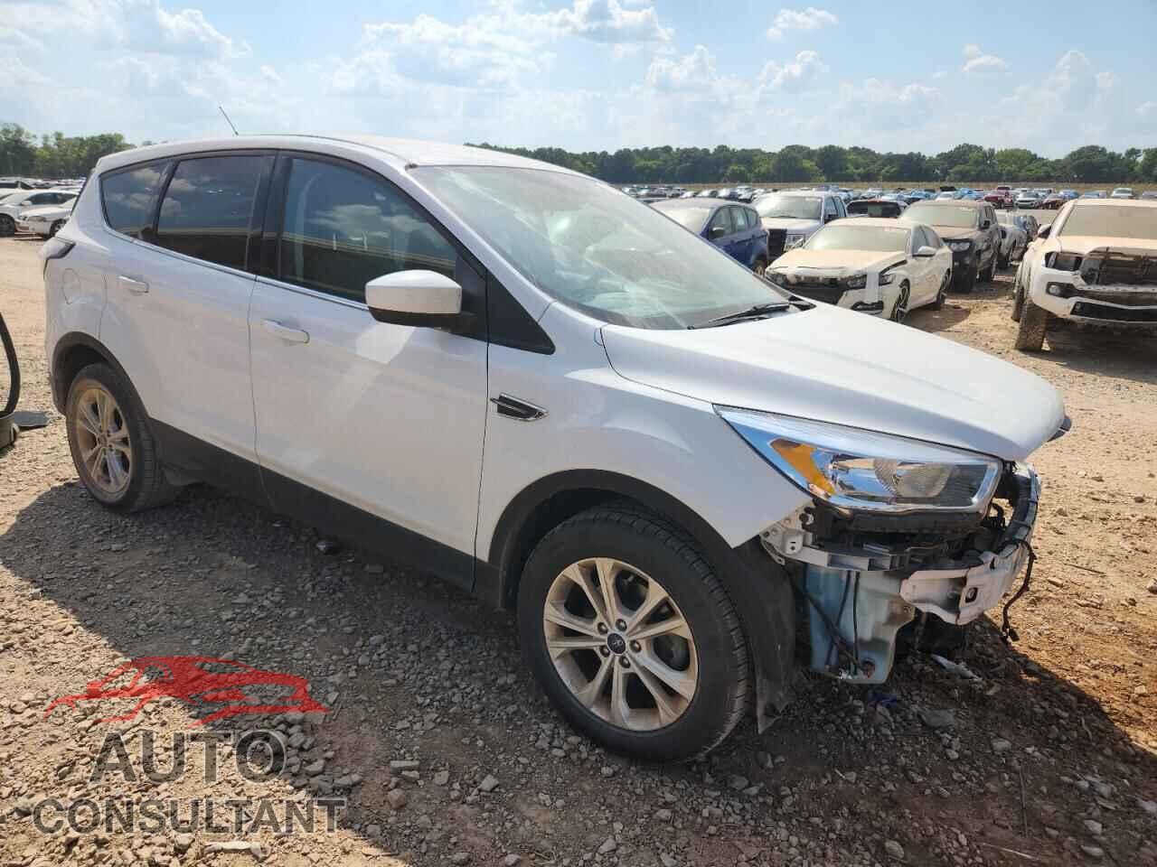 FORD ESCAPE 2017 - 1FMCU0GD5HUC59254