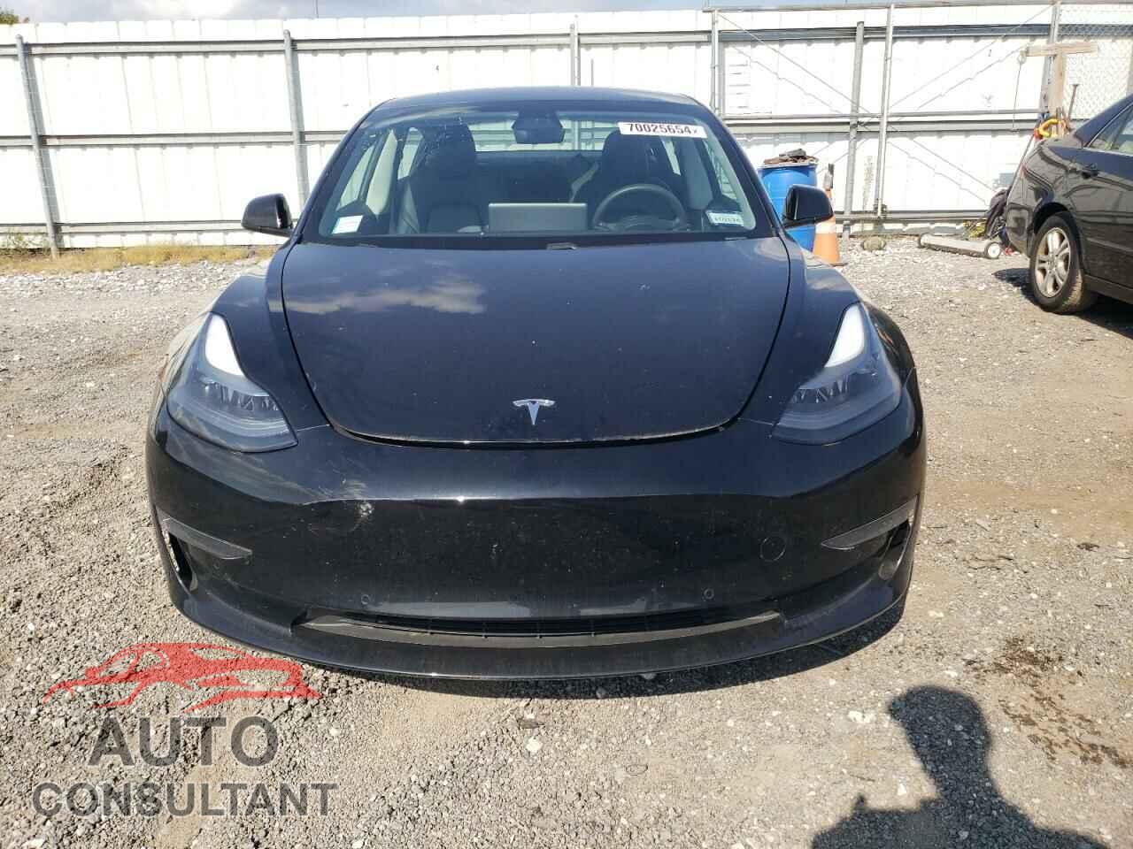 TESLA MODEL 3 2021 - 5YJ3E1EA1MF084245
