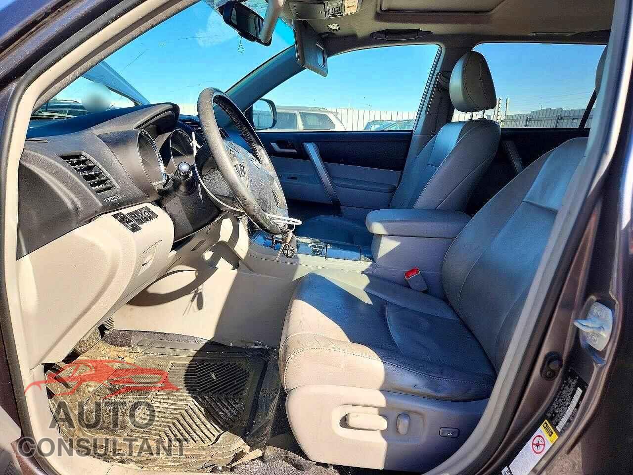 TOYOTA HIGHLANDER 2012 - 5TDBK3EH0CS148704