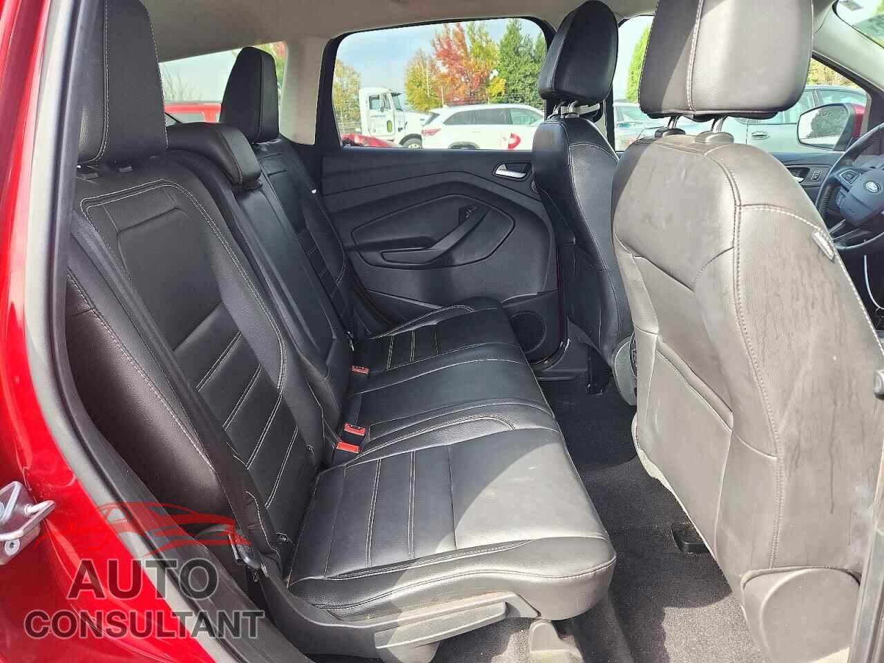 FORD ESCAPE 2017 - 1FMCU9G99HUB45242
