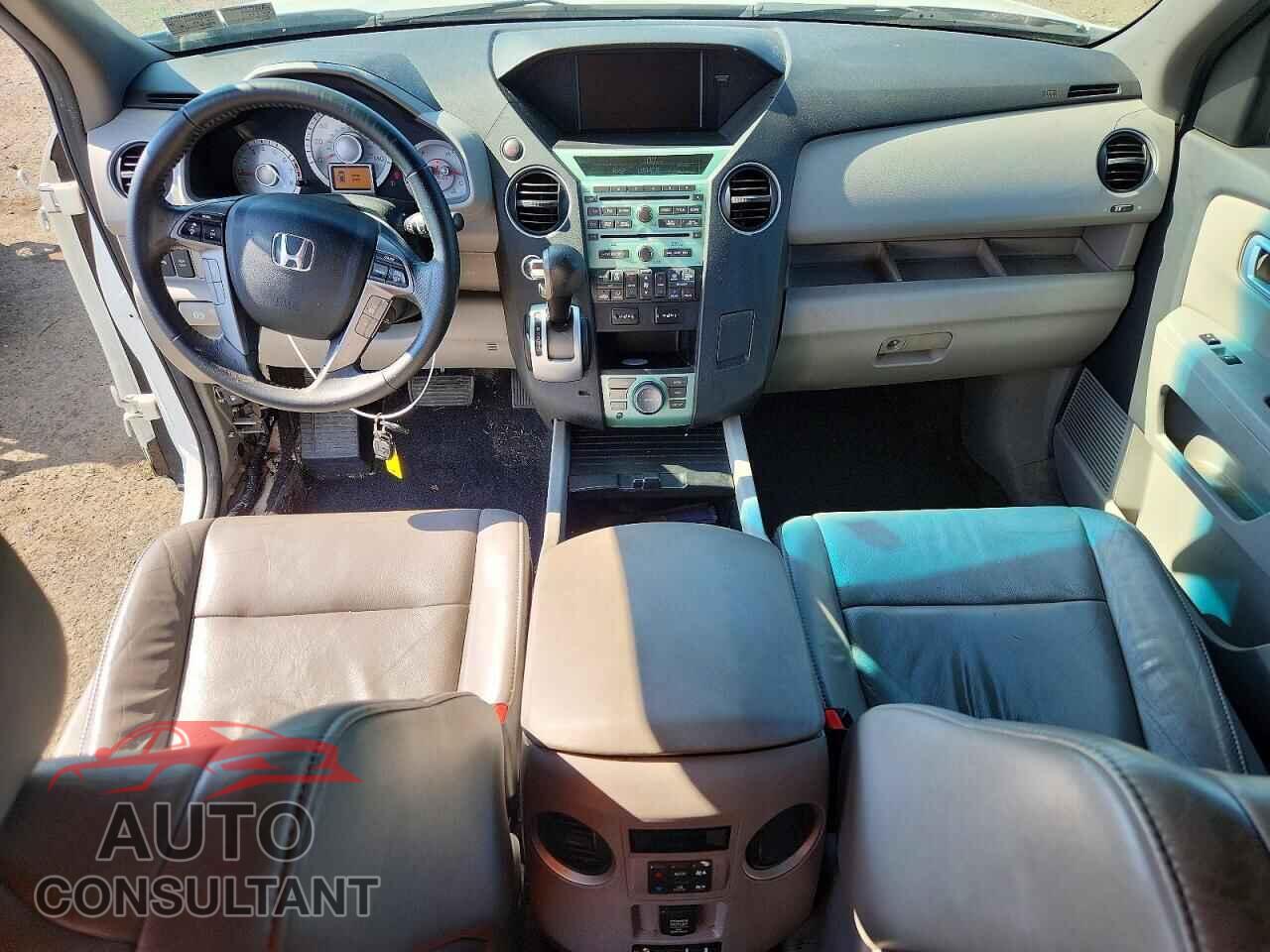 HONDA PILOT 2011 - 5FNYF4H96BB082980