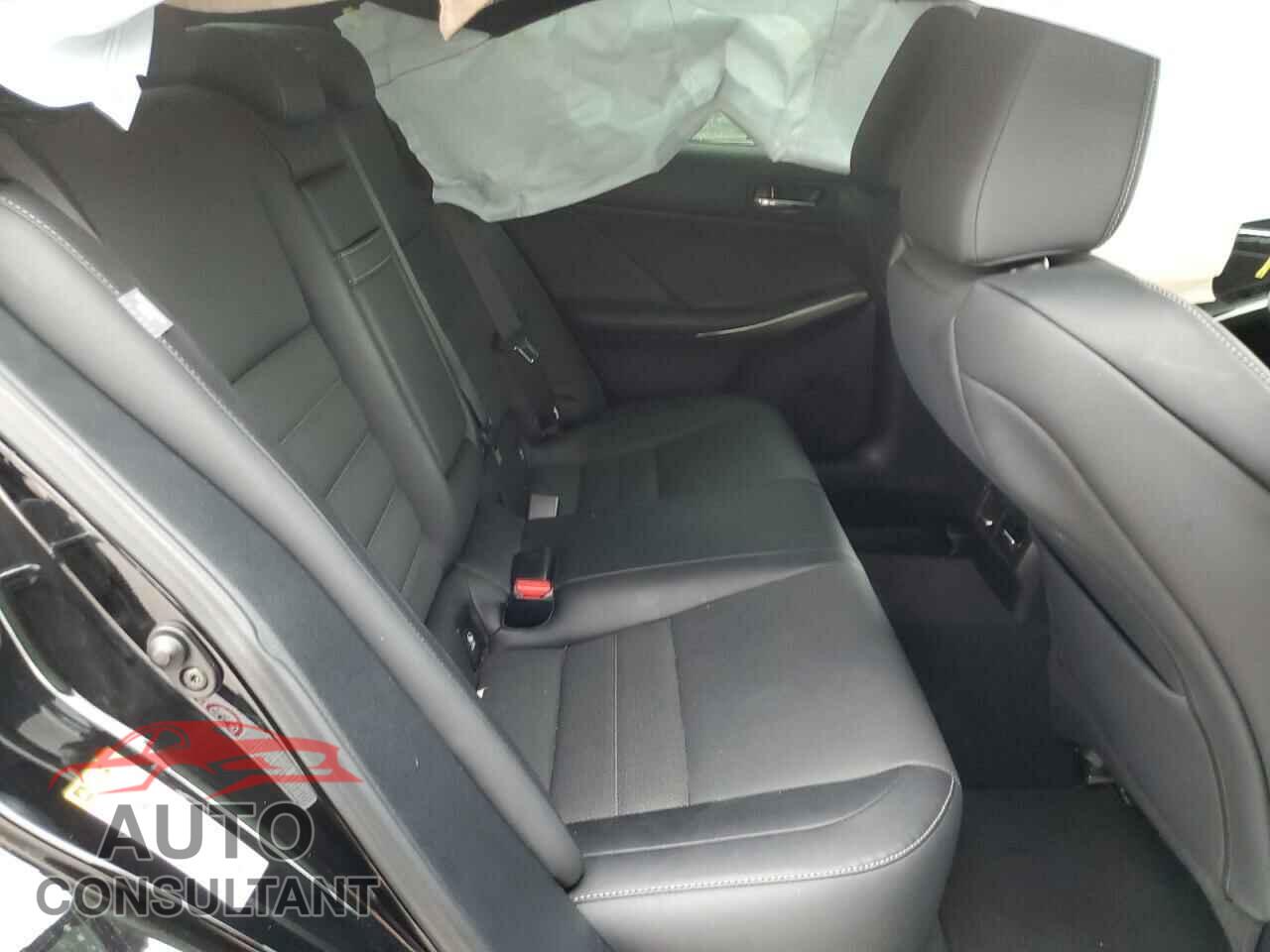 LEXUS IS 2016 - JTHBA1D2XG5034868