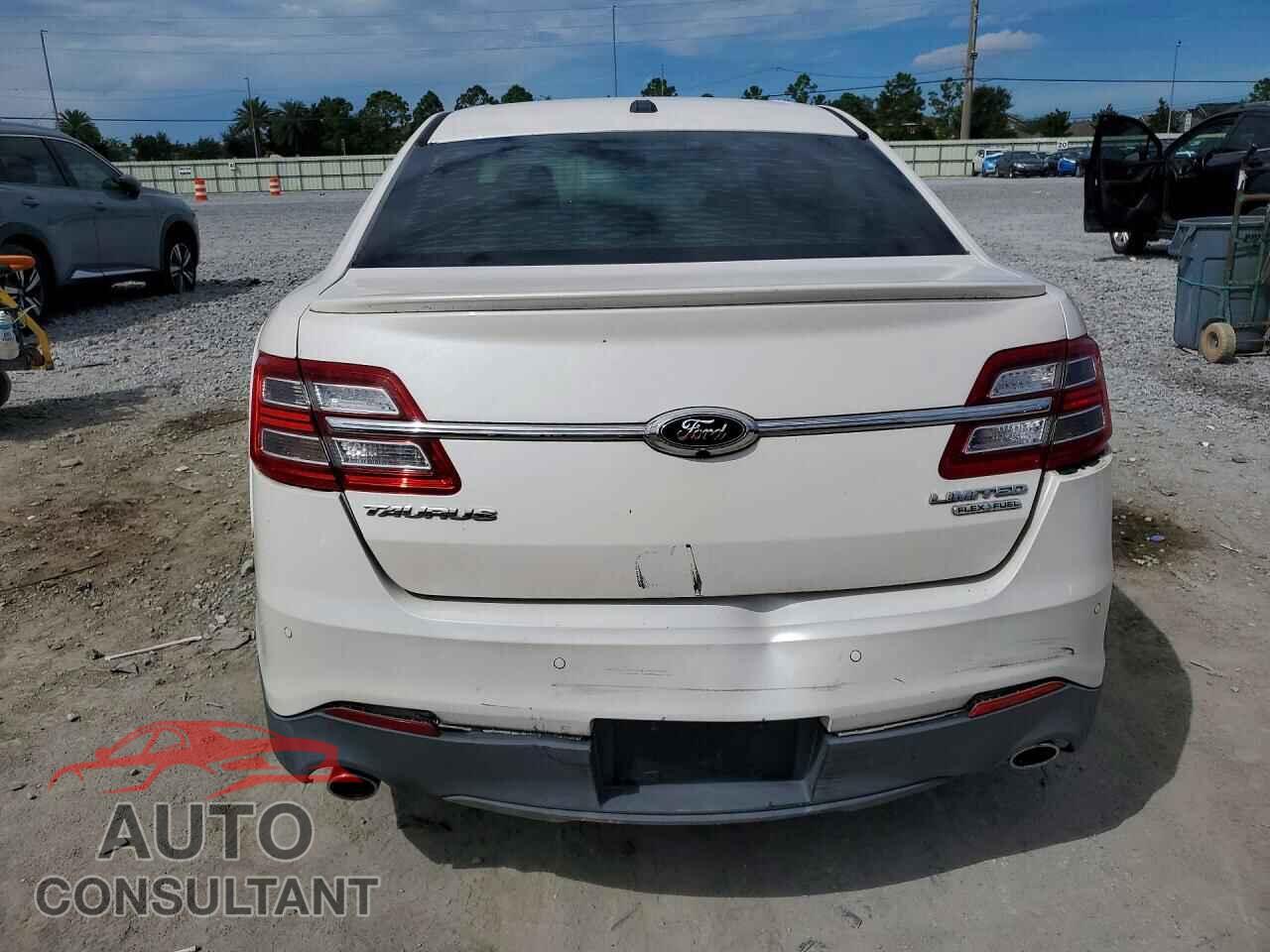 FORD TAURUS 2015 - 1FAHP2F82FG118175