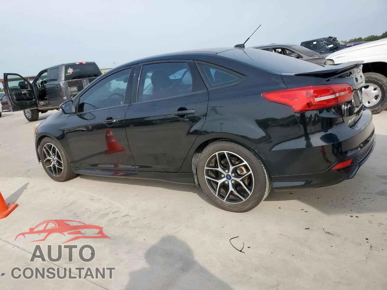 FORD FOCUS 2015 - 1FADP3F27FL218974