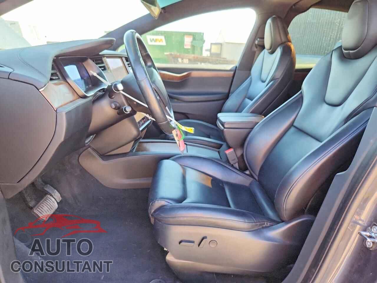 TESLA MODEL X 2020 - 5YJXCAE2XLF233928