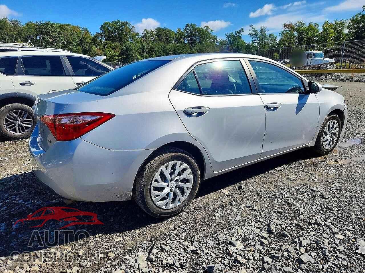 TOYOTA COROLLA 2017 - 2T1BURHEXHC820119