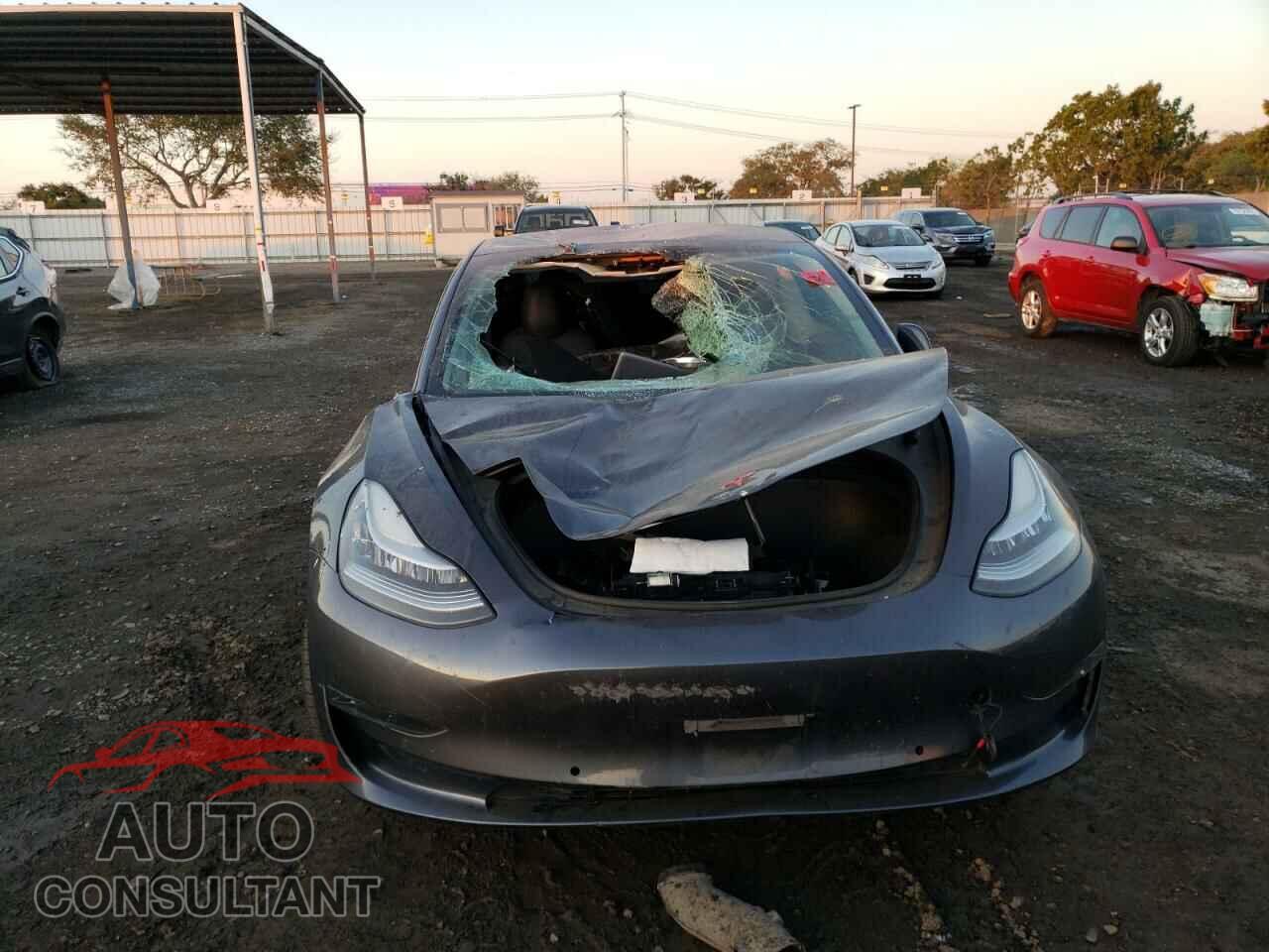 TESLA MODEL 3 2018 - 5YJ3E1EA0JF158458