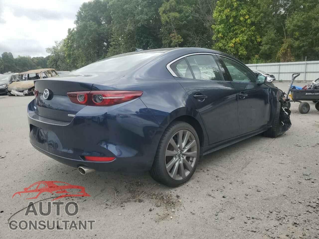 MAZDA 3 2019 - 3MZBPAEM1KM105164