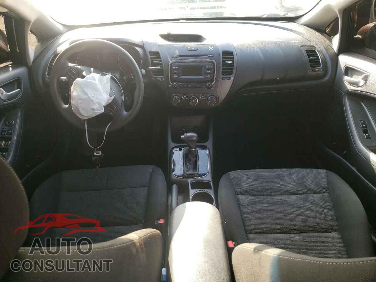 KIA FORTE 2018 - 3KPFK4A77JE176818