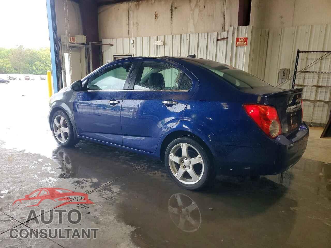 CHEVROLET SONIC 2013 - 1G1JE5SH8D4138740