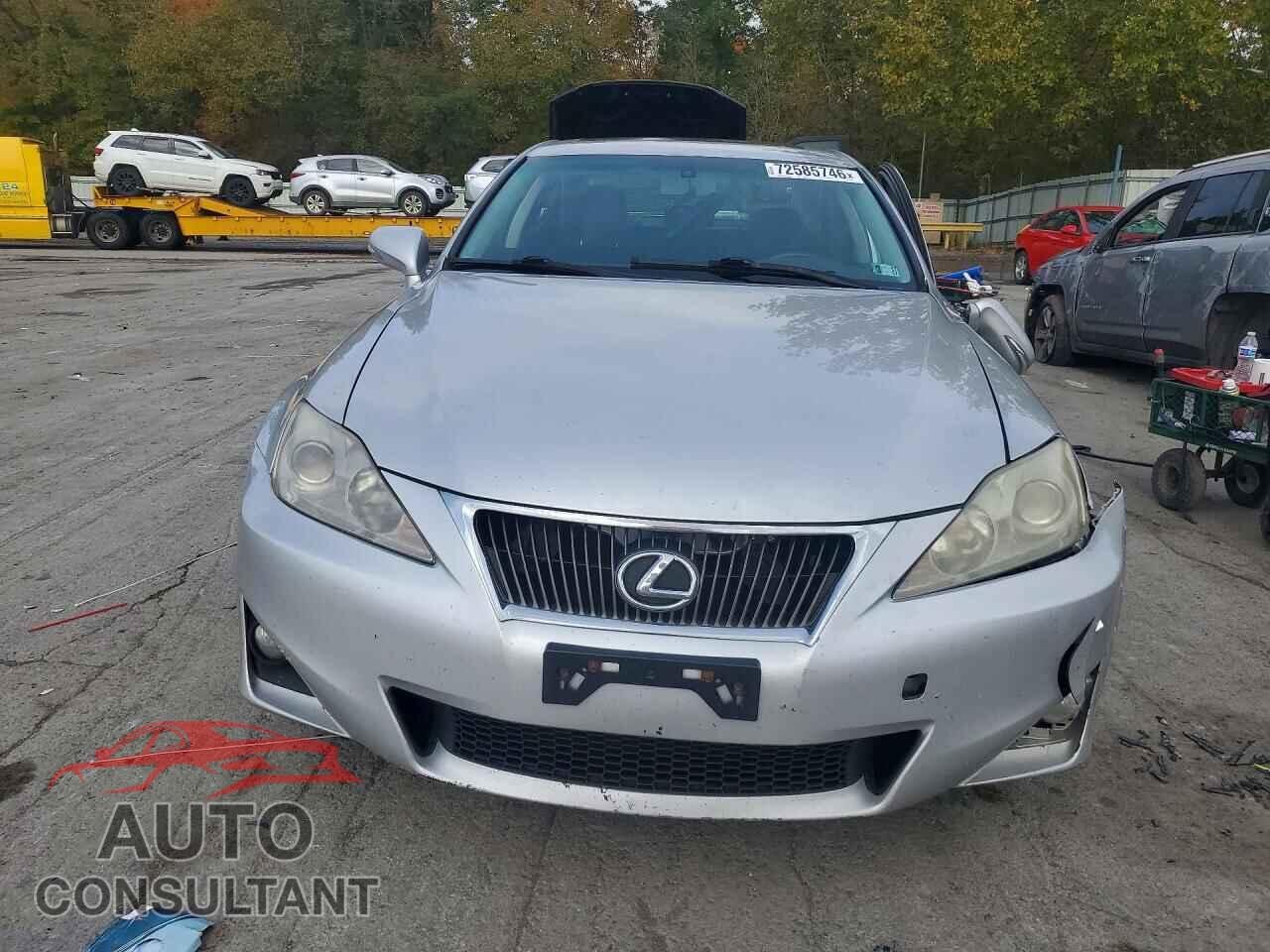LEXUS IS 2011 - JTHCF5C22B5048321
