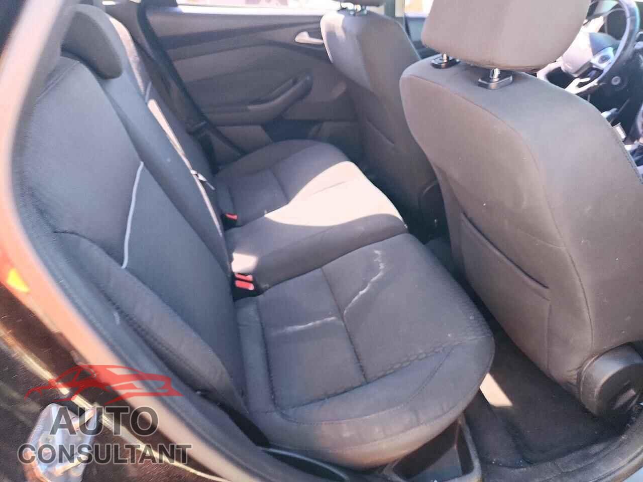 FORD FOCUS 2012 - 1FAHP3M20CL464605