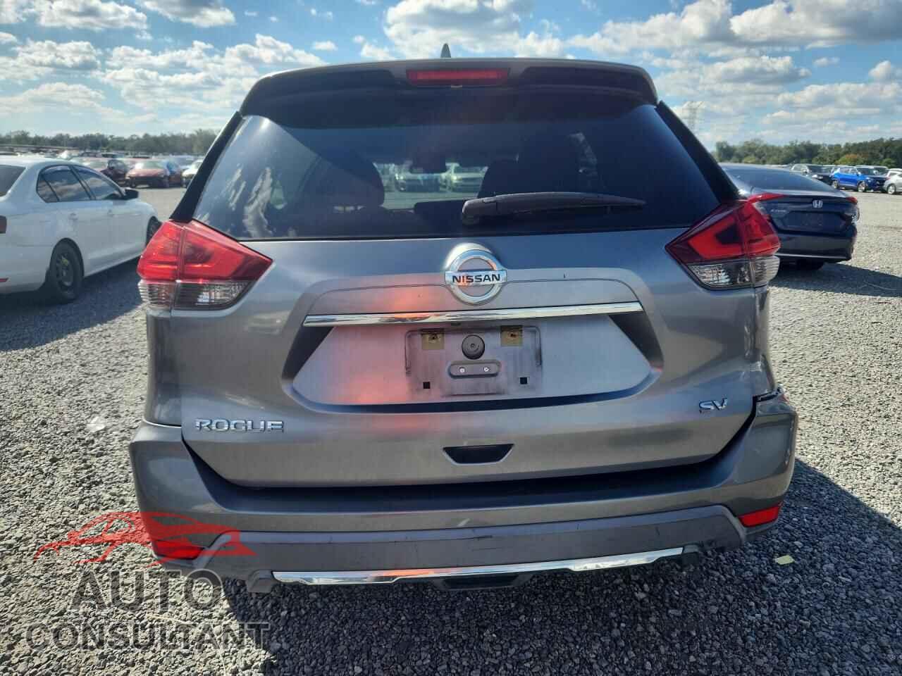 NISSAN ROGUE 2017 - KNMAT2MT8HP546768