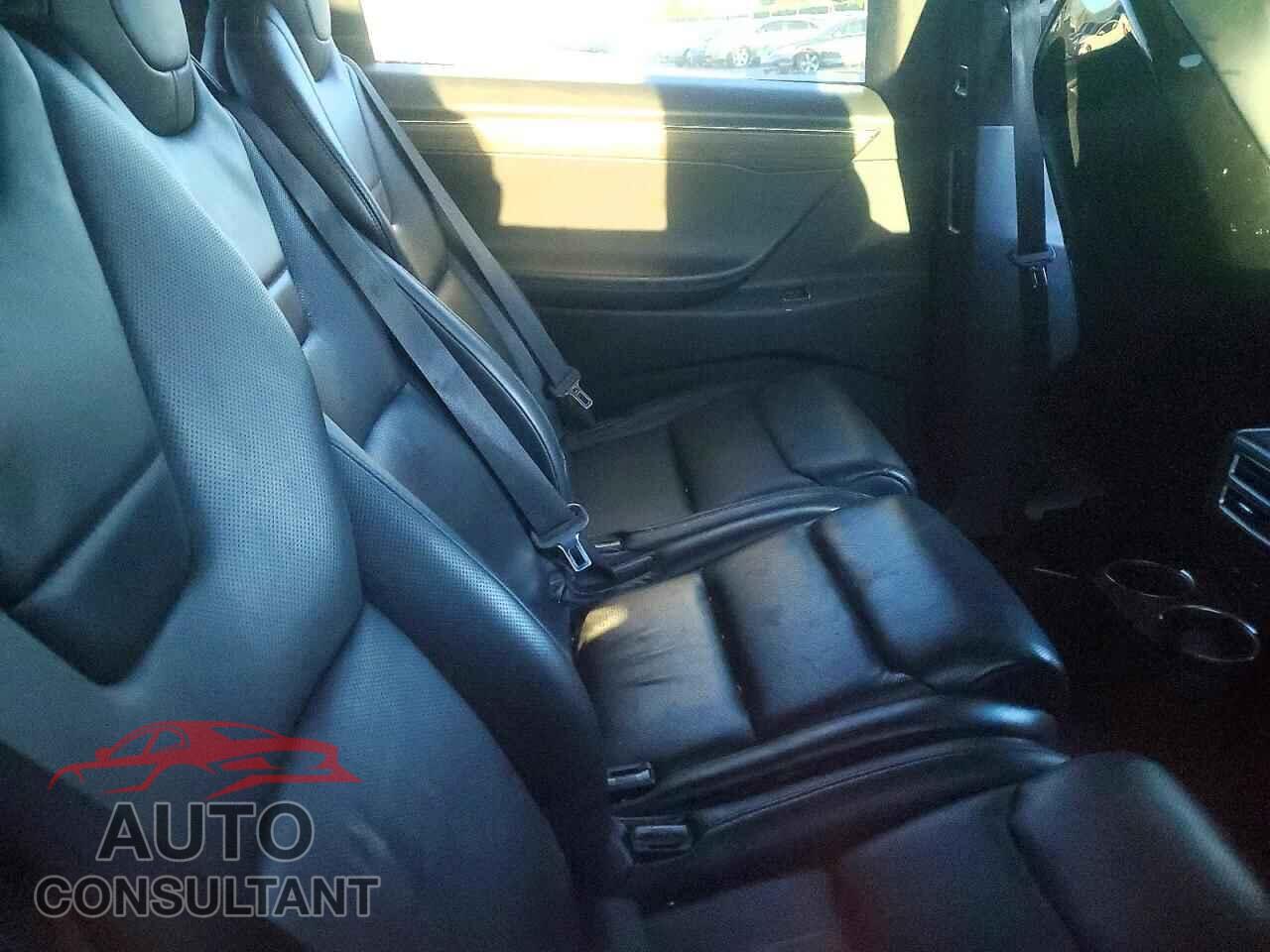 TESLA MODEL X 2016 - 5YJXCAE46GF000264