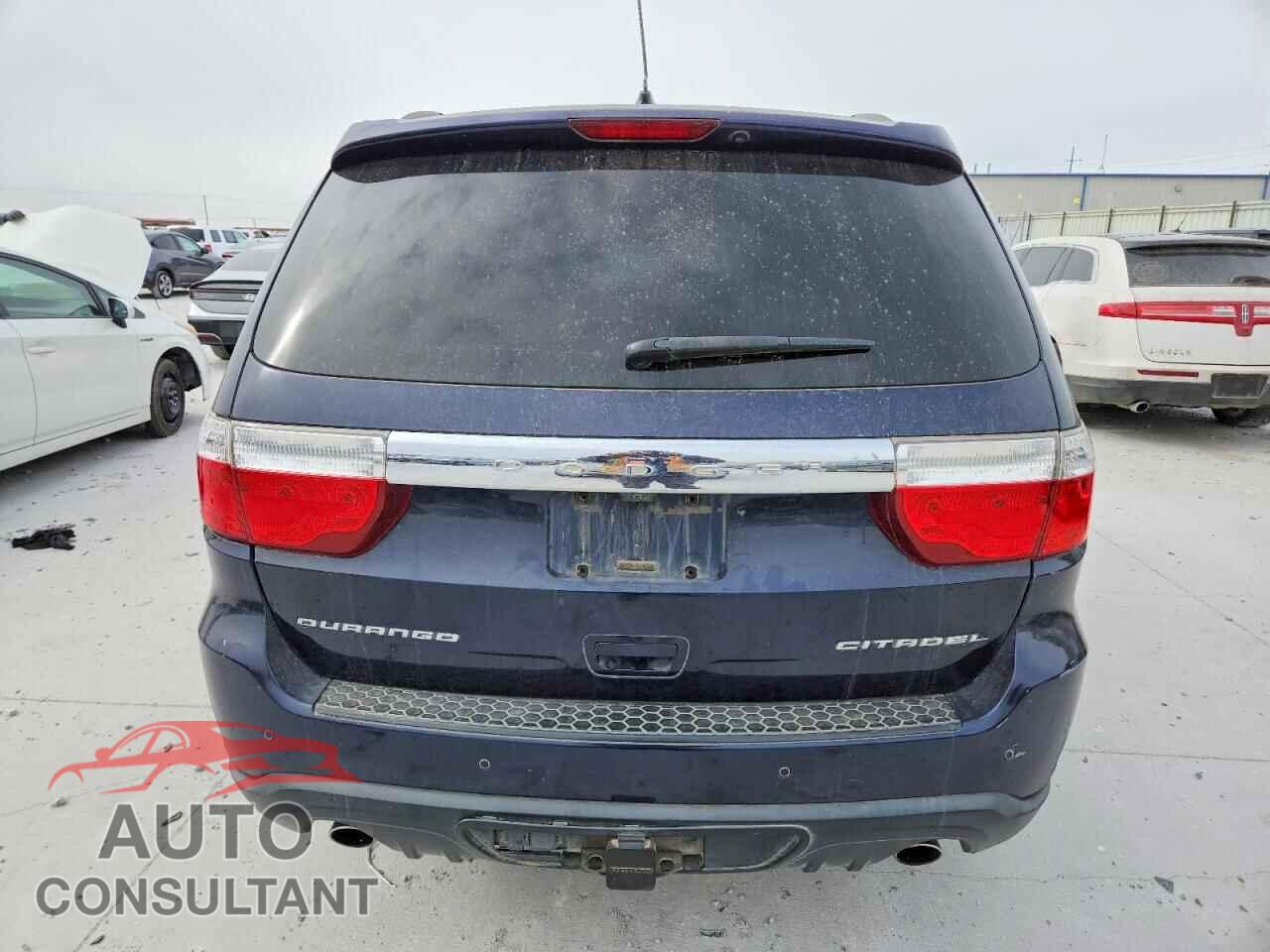 DODGE DURANGO 2013 - 1C4SDHET3DC690815