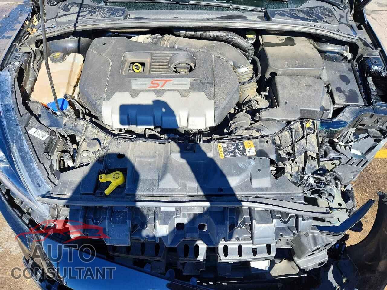 FORD FOCUS 2017 - 1FADP3L96HL284503