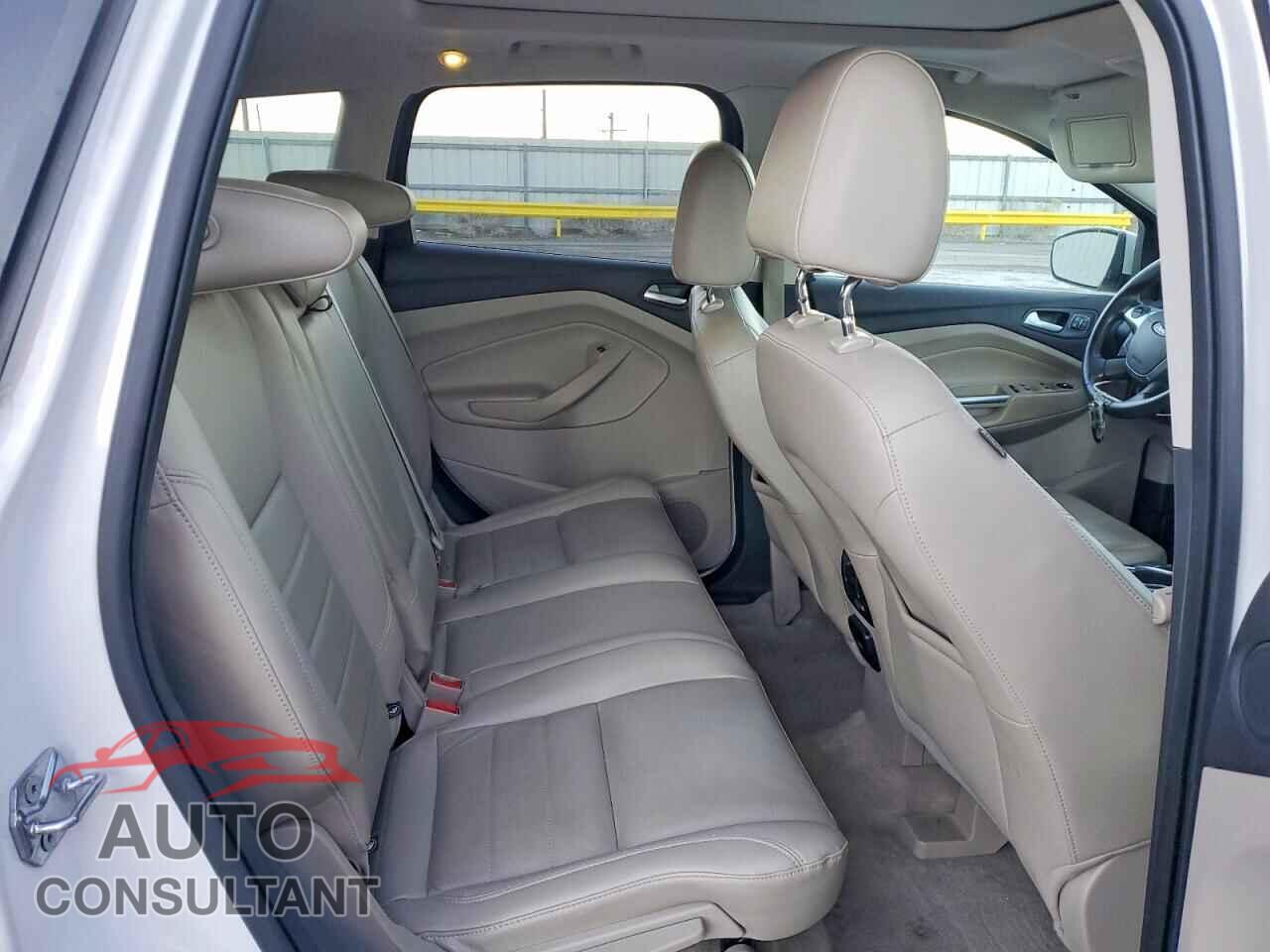 FORD ESCAPE 2015 - 1FMCU0J90FUC55131