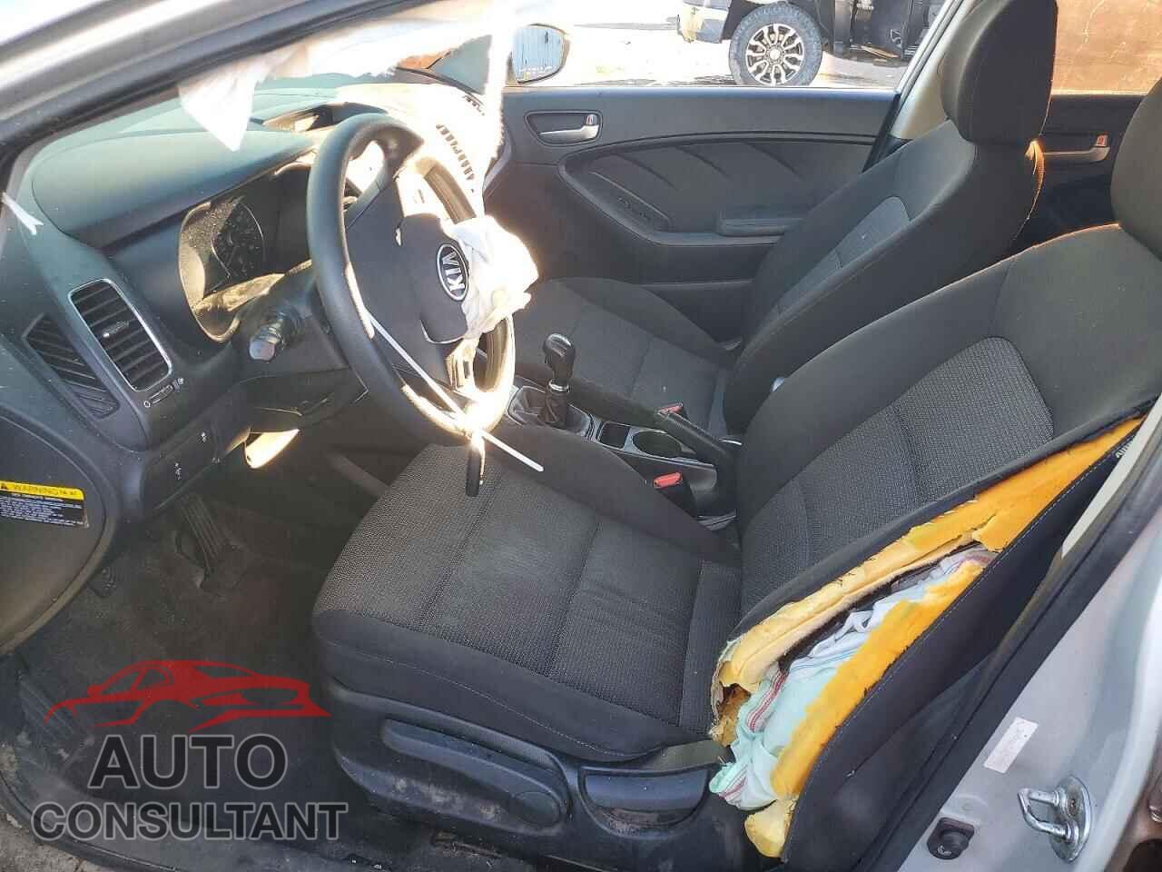 KIA FORTE 2017 - 3KPFK4A75HE079921
