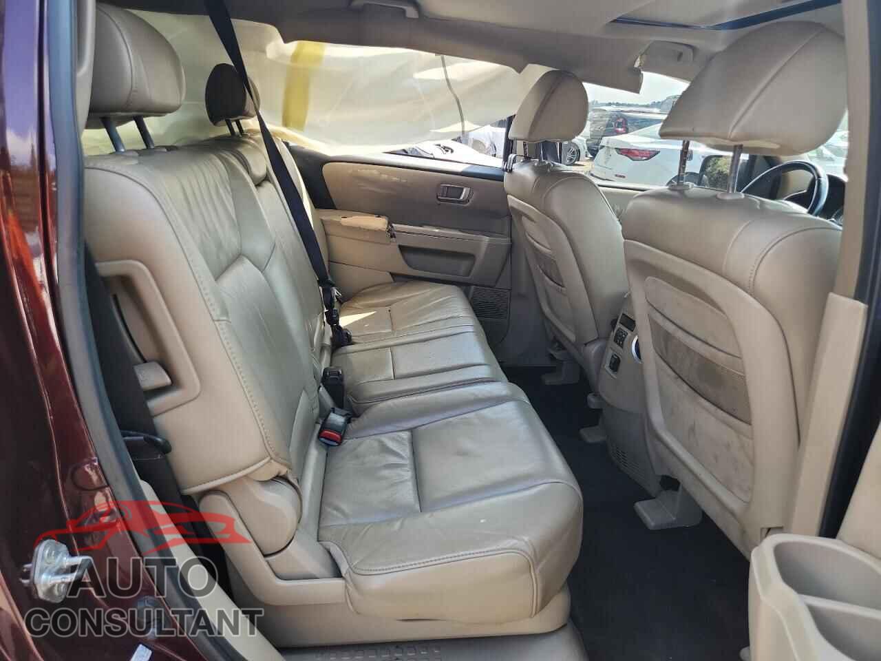 HONDA PILOT 2010 - 5FNYF3H50AB013076