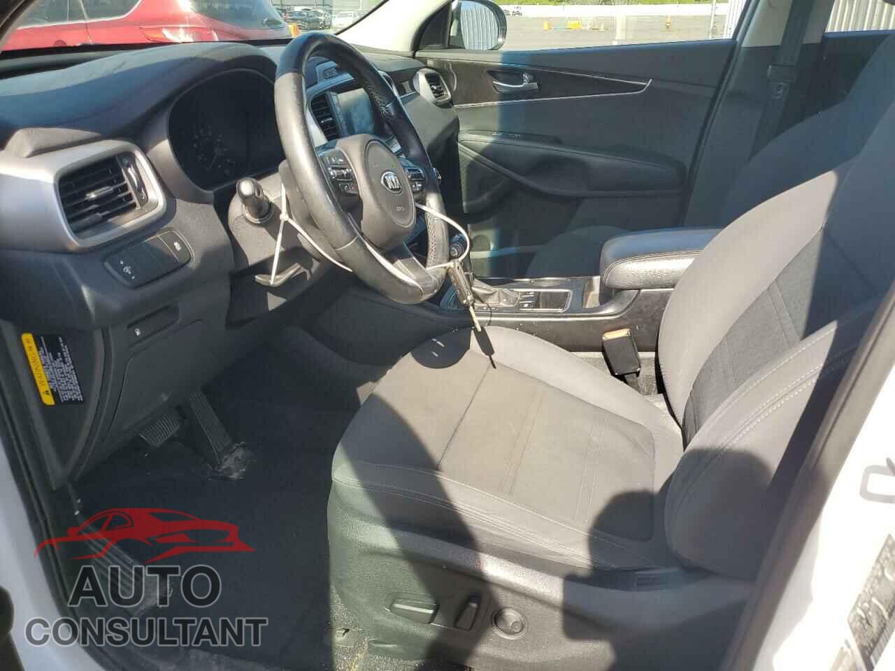 KIA SORENTO 2017 - 5XYPG4A36HG210277